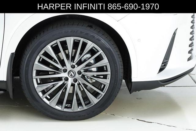 Photo of 2023 Eminent White Pearl Lexus RX 350