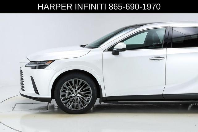 Photo of 2023 Eminent White Pearl Lexus RX 350