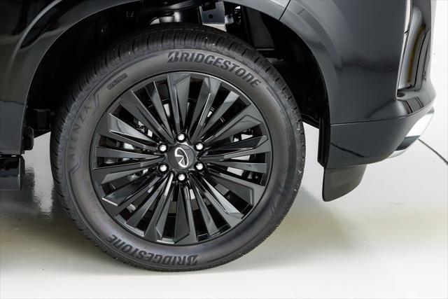 Photo of 2025 Black Obsidian INFINITI QX80