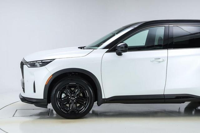 Photo of 2026 Radiant White/Black Obsidian INFINITI QX60