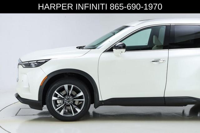 Photo of 2024 Majestic White INFINITI QX60