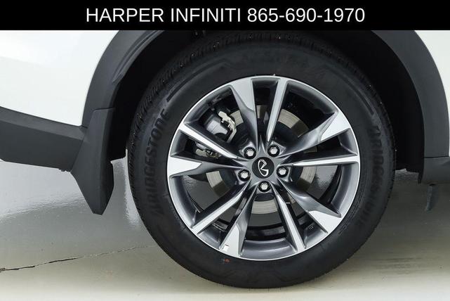 Photo of 2024 Majestic White INFINITI QX60