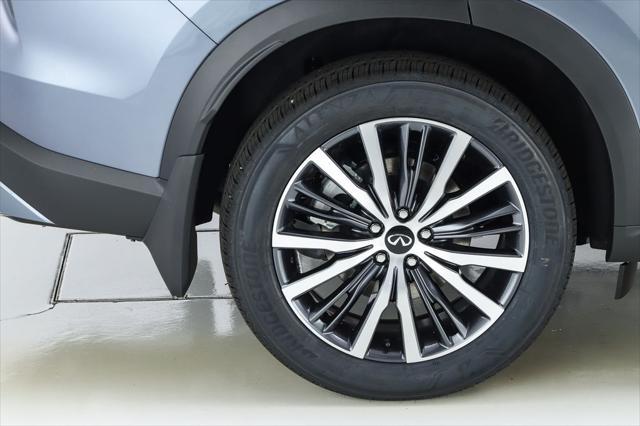 Photo of 2025 Moonbow Blue/Black Obsidian INFINITI QX60