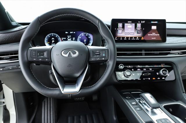 Photo of 2025 Majestic White/Black Obsidian INFINITI QX60