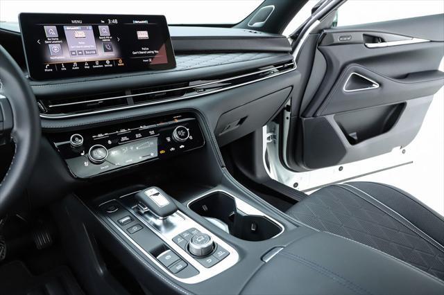Photo of 2025 Majestic White/Black Obsidian INFINITI QX60