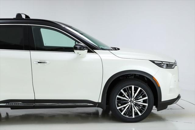 Photo of 2025 Majestic White/Black Obsidian INFINITI QX60