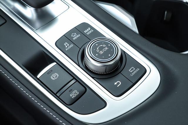 Photo of 2025 Majestic White/Black Obsidian INFINITI QX60