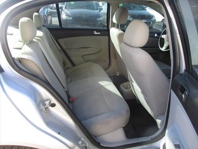 Photo of 2010 Silver Ice Metallic Chevrolet Cobalt