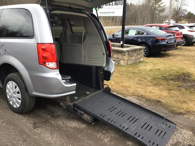 Photo of 2017 Silver Dodge Grand Caravan