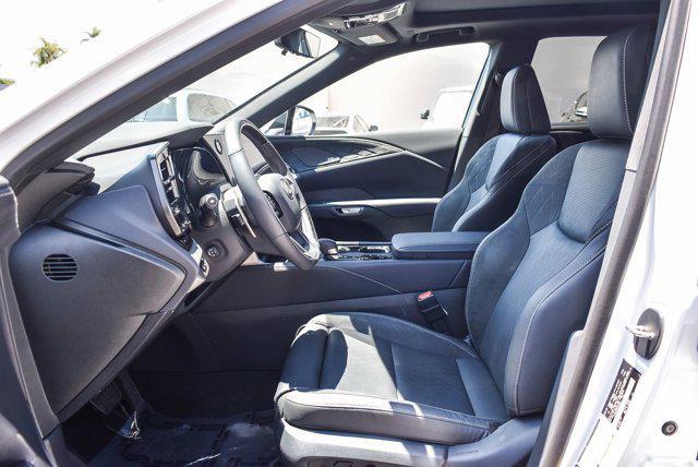 Photo of 2024 Eminent White Pearl Lexus RX 350