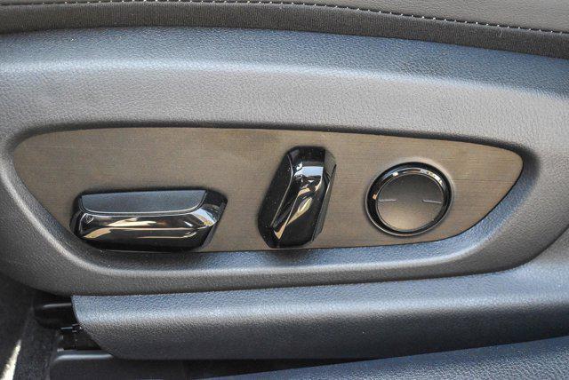 Photo of 2025 Eminent White Pearl Lexus ES 300h