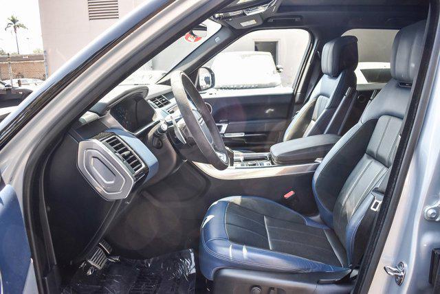 Photo of 2022 Hakuba Silver Metallic Land Rover Range Rover Sport