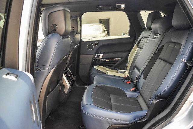 Photo of 2022 Hakuba Silver Metallic Land Rover Range Rover Sport