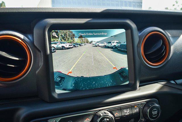 Photo of 2022 Silver Zynith Clearcoat Jeep Gladiator