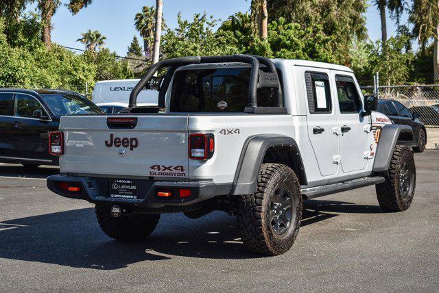 Photo of 2022 Silver Zynith Clearcoat Jeep Gladiator