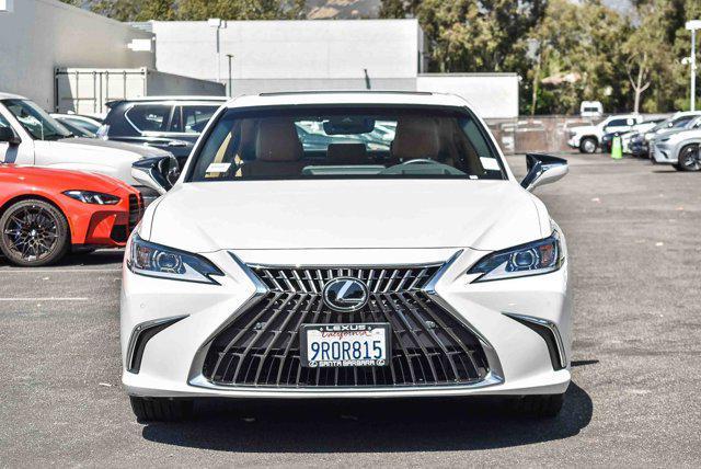 Photo of 2025 Eminent White Pearl Lexus ES 300h