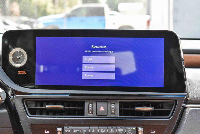 Photo of 2025 Eminent White Pearl Lexus ES 300h