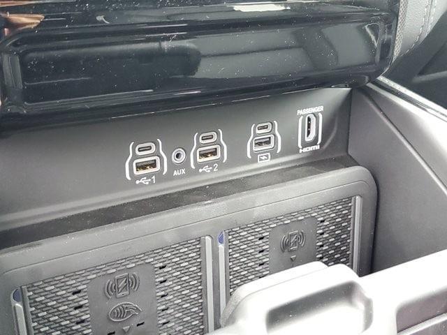 Photo of 2025 Diamond Black RAM 1500