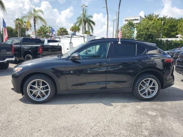 Photo of 2018 Vulcano Black Metallic Alfa Romeo Stelvio