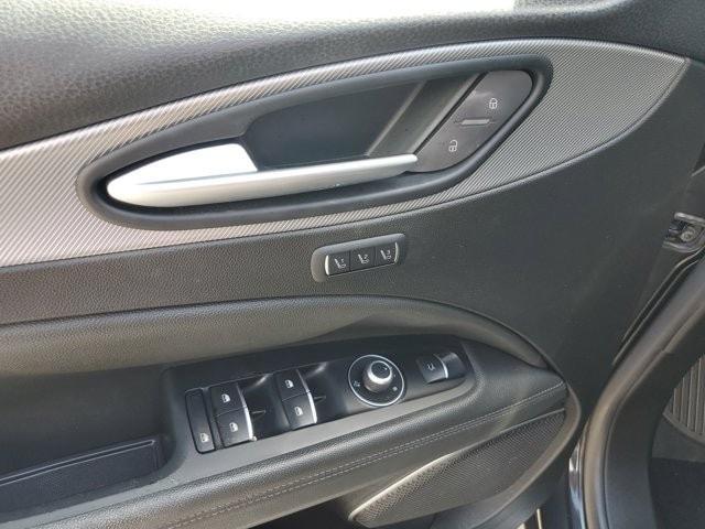 Photo of 2018 Vulcano Black Metallic Alfa Romeo Stelvio