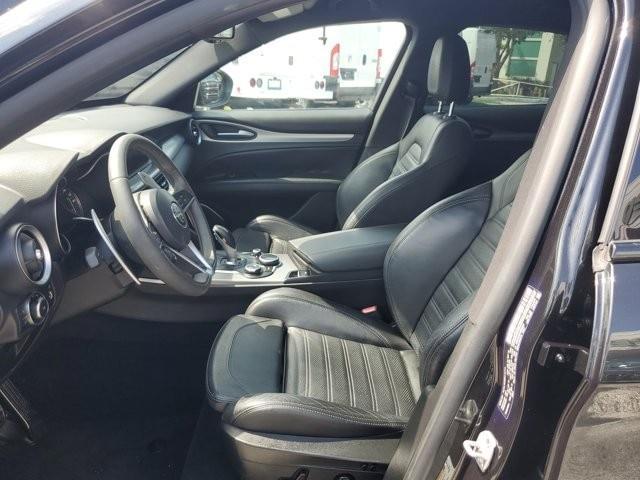 Photo of 2018 Vulcano Black Metallic Alfa Romeo Stelvio