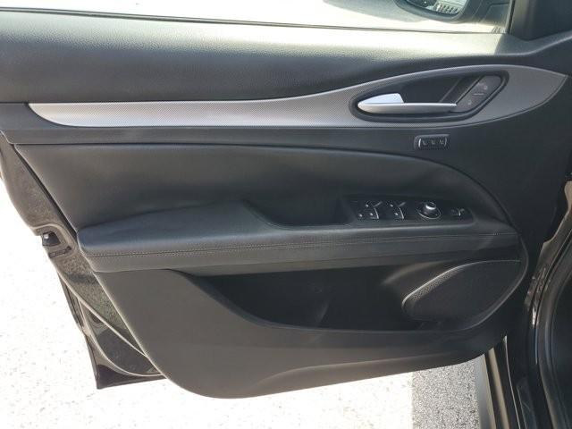 Photo of 2018 Vulcano Black Metallic Alfa Romeo Stelvio