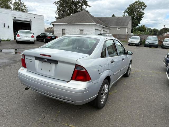 Photo of 2007 Silver Ford Focus