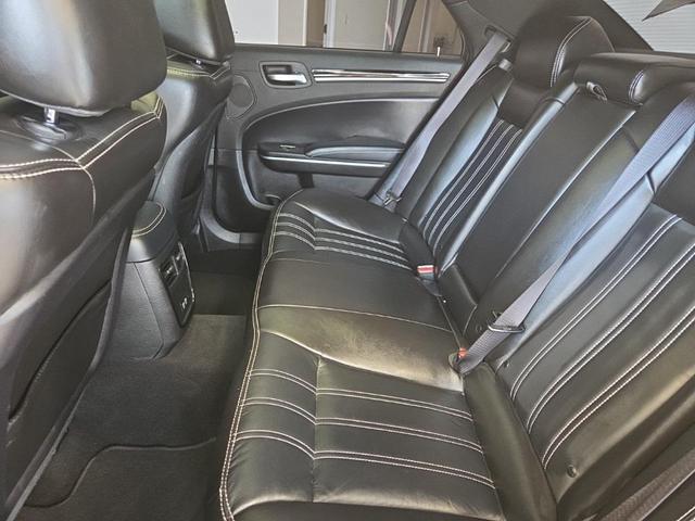 Photo of 2022 Granite Crystal Metallic Clearcoat Chrysler 300