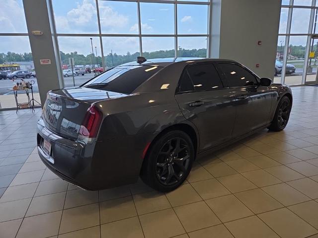 Photo of 2022 Granite Crystal Metallic Clearcoat Chrysler 300