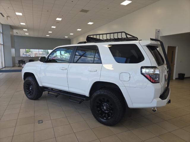 Photo of 2022 White Toyota 4Runner