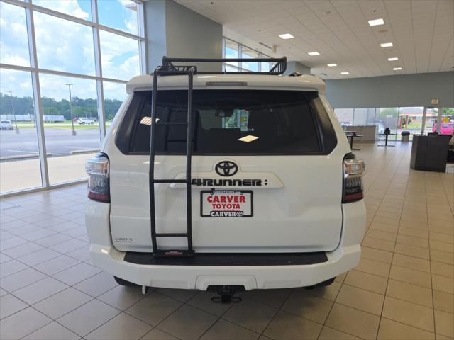 Photo of 2022 White Toyota 4Runner