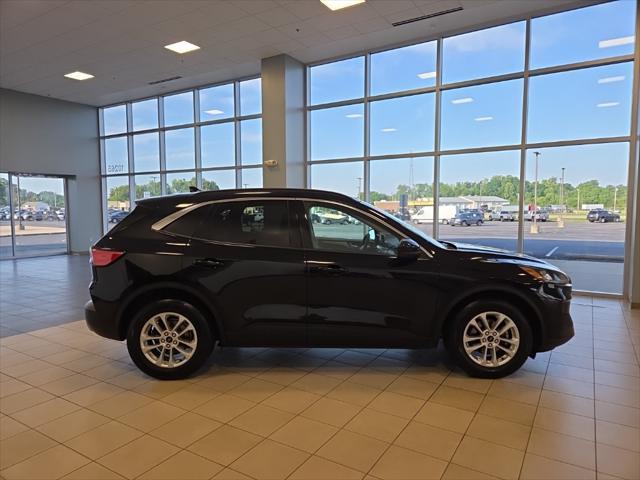 Photo of 2020 Black Metallic Ford Escape