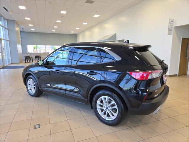 Photo of 2020 Black Metallic Ford Escape