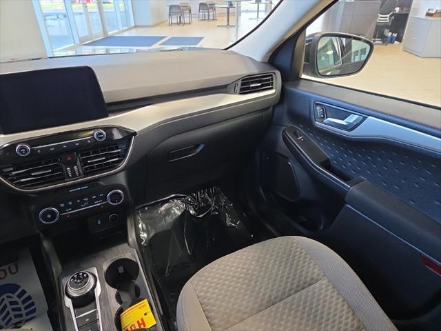 Photo of 2020 Black Metallic Ford Escape