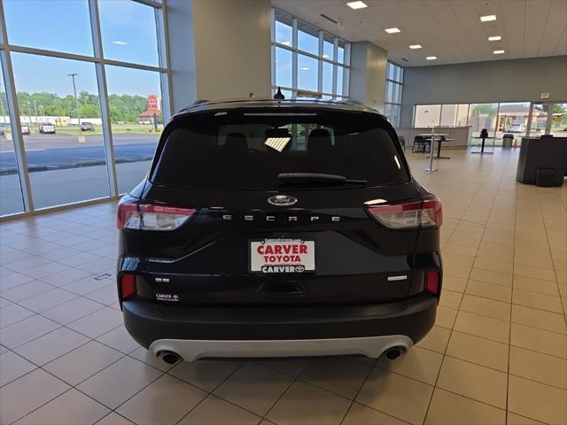 Photo of 2020 Black Metallic Ford Escape