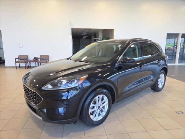 Photo of 2020 Black Metallic Ford Escape