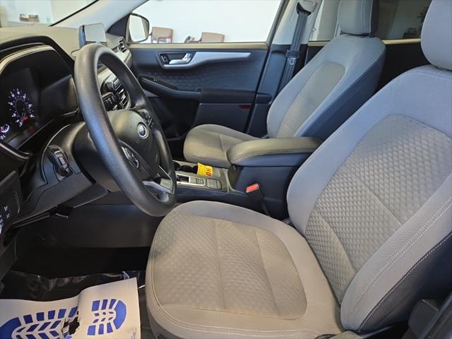 Photo of 2020 Black Metallic Ford Escape