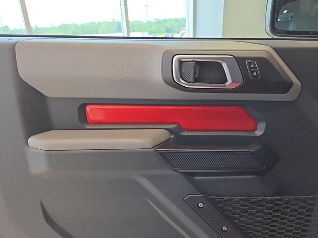 Photo of 2023 Hot Pepper Red Metallic Tinted Clearcoat Ford Bronco