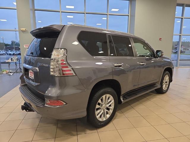 Photo of 2021 Gray Lexus GX 460