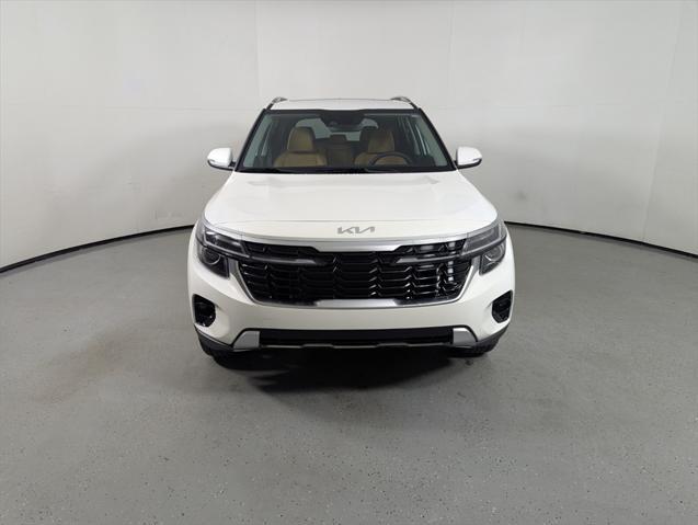 Photo of 2025 Snow White Pearl Kia Seltos