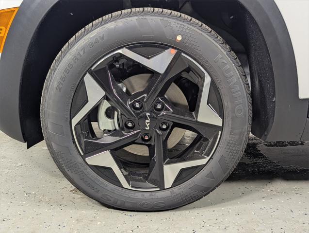 Photo of 2025 Snow White Pearl Kia Seltos