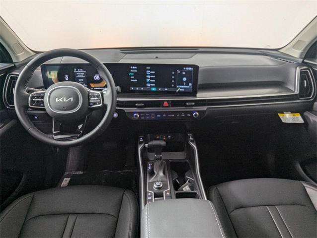 Photo of 2025 Ebony Black Kia Sorento