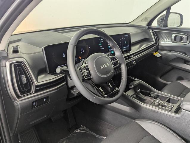 Photo of 2025 Ebony Black Kia Sorento