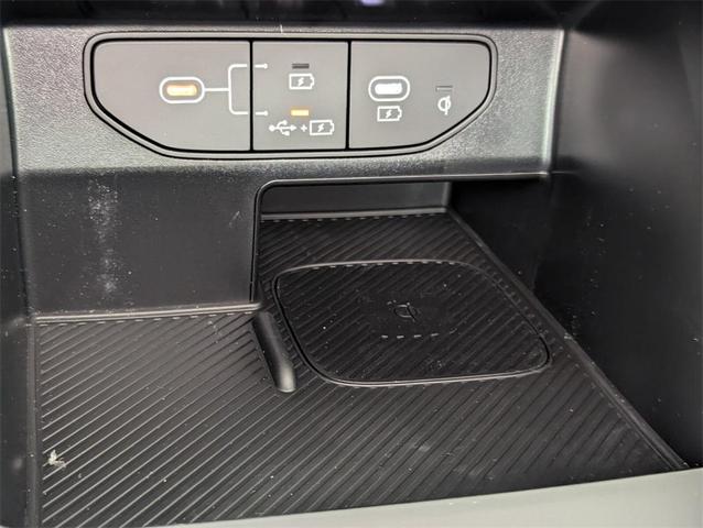 Photo of 2025 Ebony Black Kia Sorento