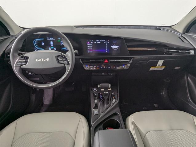 Photo of 2025 Aurora Black Pearl Kia Niro