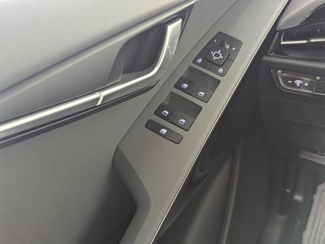 Photo of 2025 Aurora Black Pearl Kia Niro