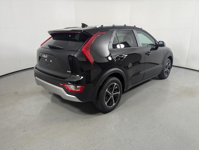 Photo of 2025 Aurora Black Pearl Kia Niro