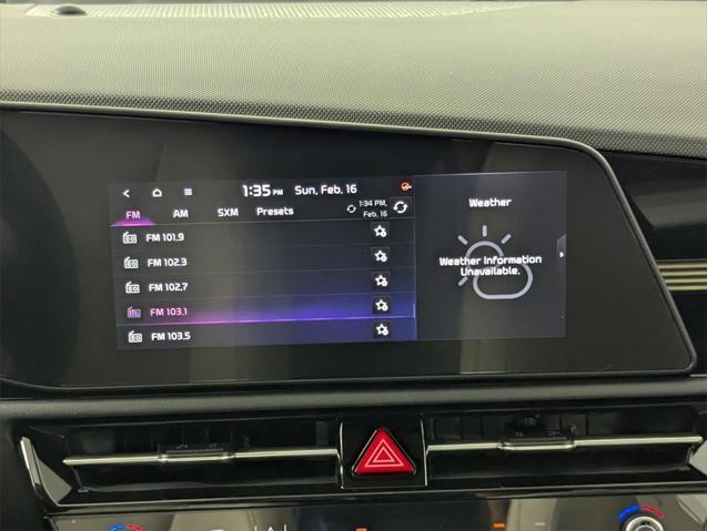 Photo of 2025 Aurora Black Pearl Kia Niro