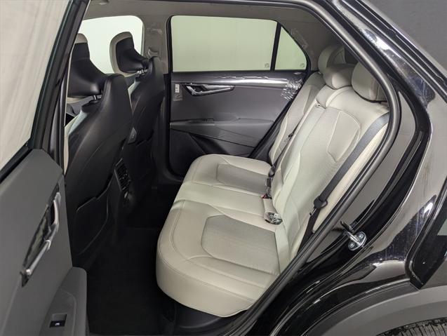 Photo of 2025 Aurora Black Pearl Kia Niro