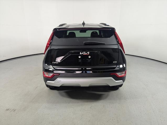 Photo of 2025 Aurora Black Pearl Kia Niro